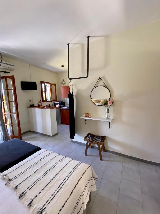 Lemon Tree Apartments B C Argostoli  Luaran gambar