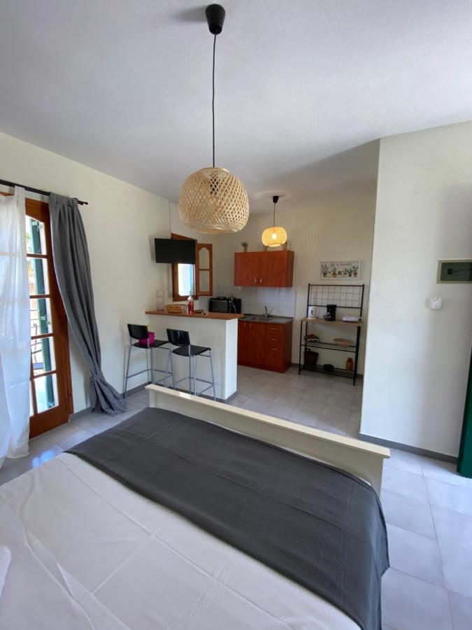 Lemon Tree Apartments B C Argostoli  Luaran gambar