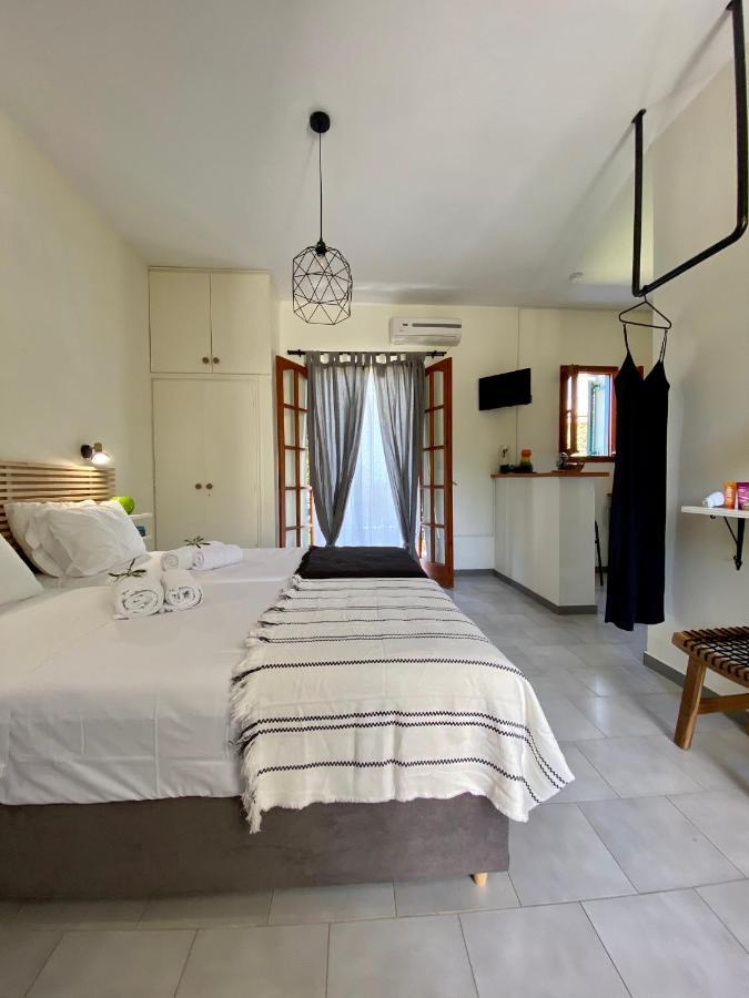 Lemon Tree Apartments B C Argostoli  Luaran gambar